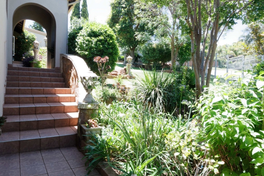 5 Bedroom Property for Sale in Wilkoppies North West